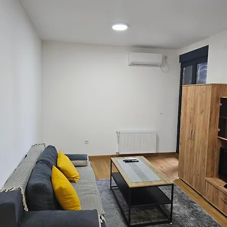 Center Apartment *