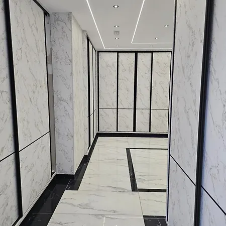 Center Apartment *
